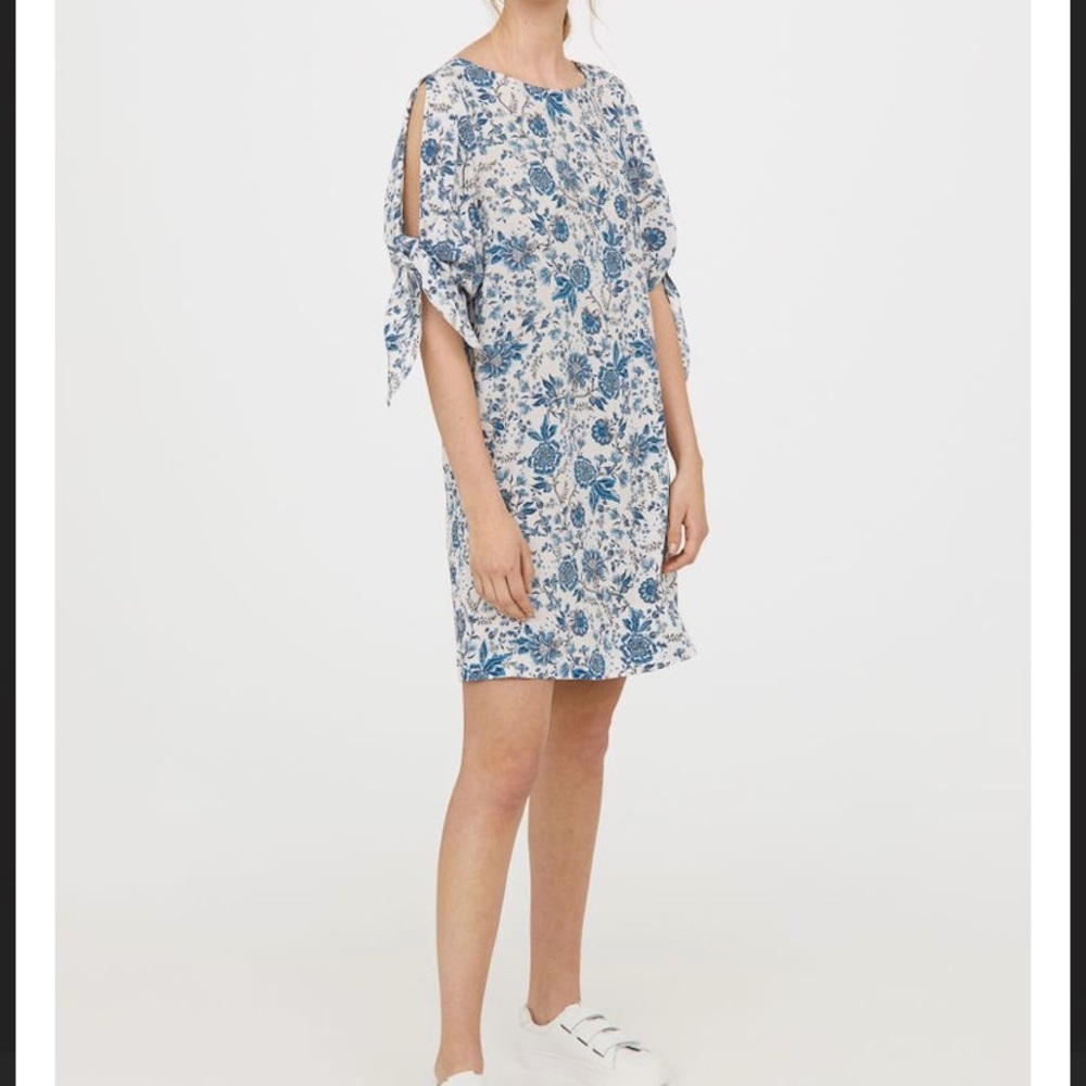H&M Cold-Shoulder Dress